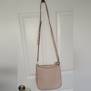 Kate Spade Classic Women's Crossbody Bag in Light Blush with Adjustable Strap